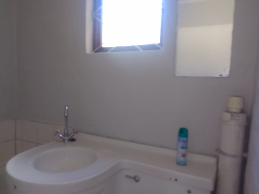 To Let 2 Bedroom Property for Rent in Amalinda Eastern Cape